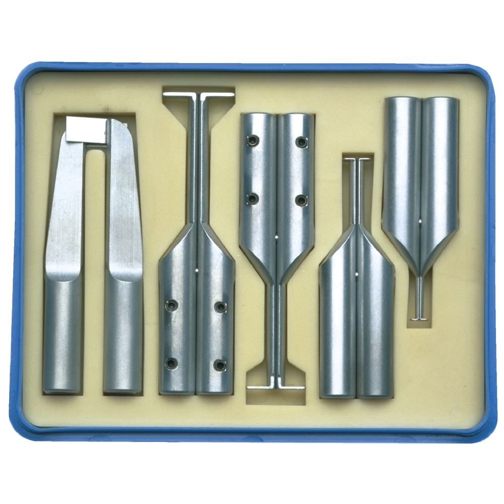Slot measuring attachment set for calliper gauge