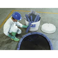 Absorption kit in safety barrel